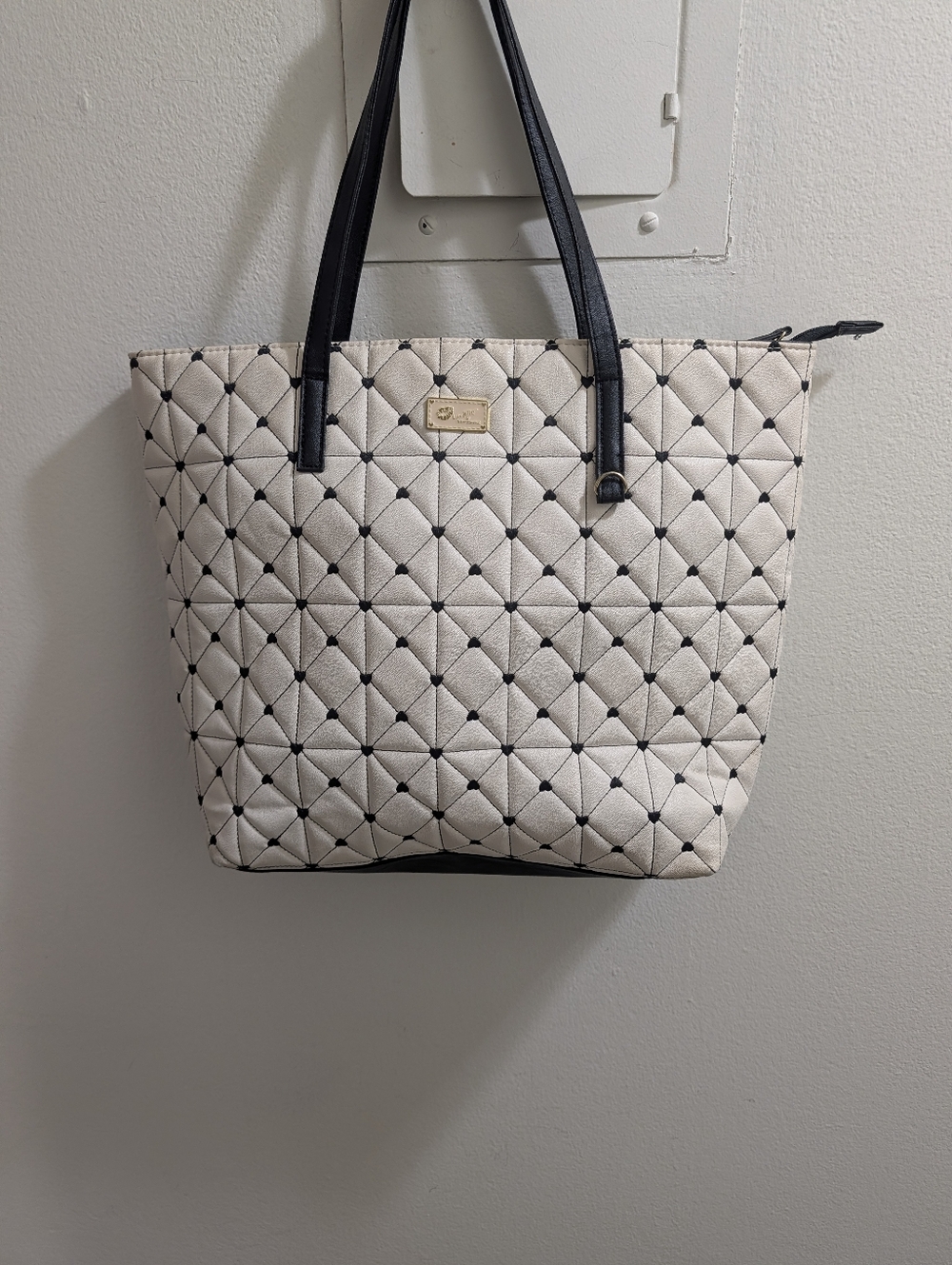 Luv Betsey Johnson Cream And Black Heart Tote Bag
